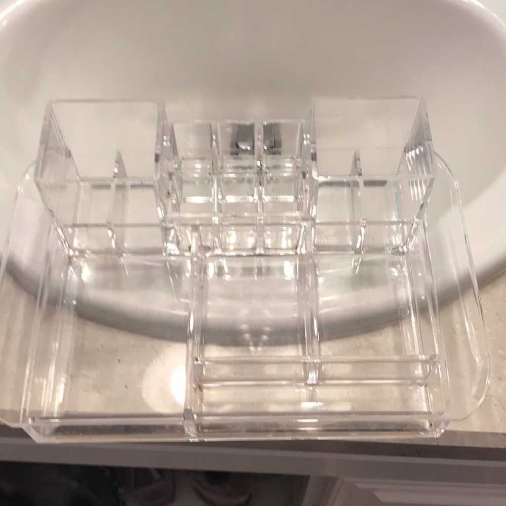 Make-up tray